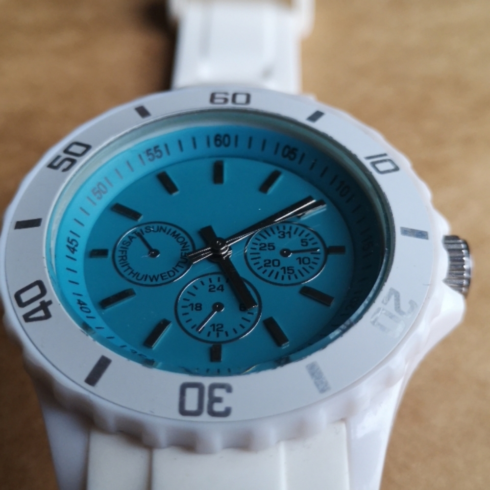 Watch - Picture 2 of 2